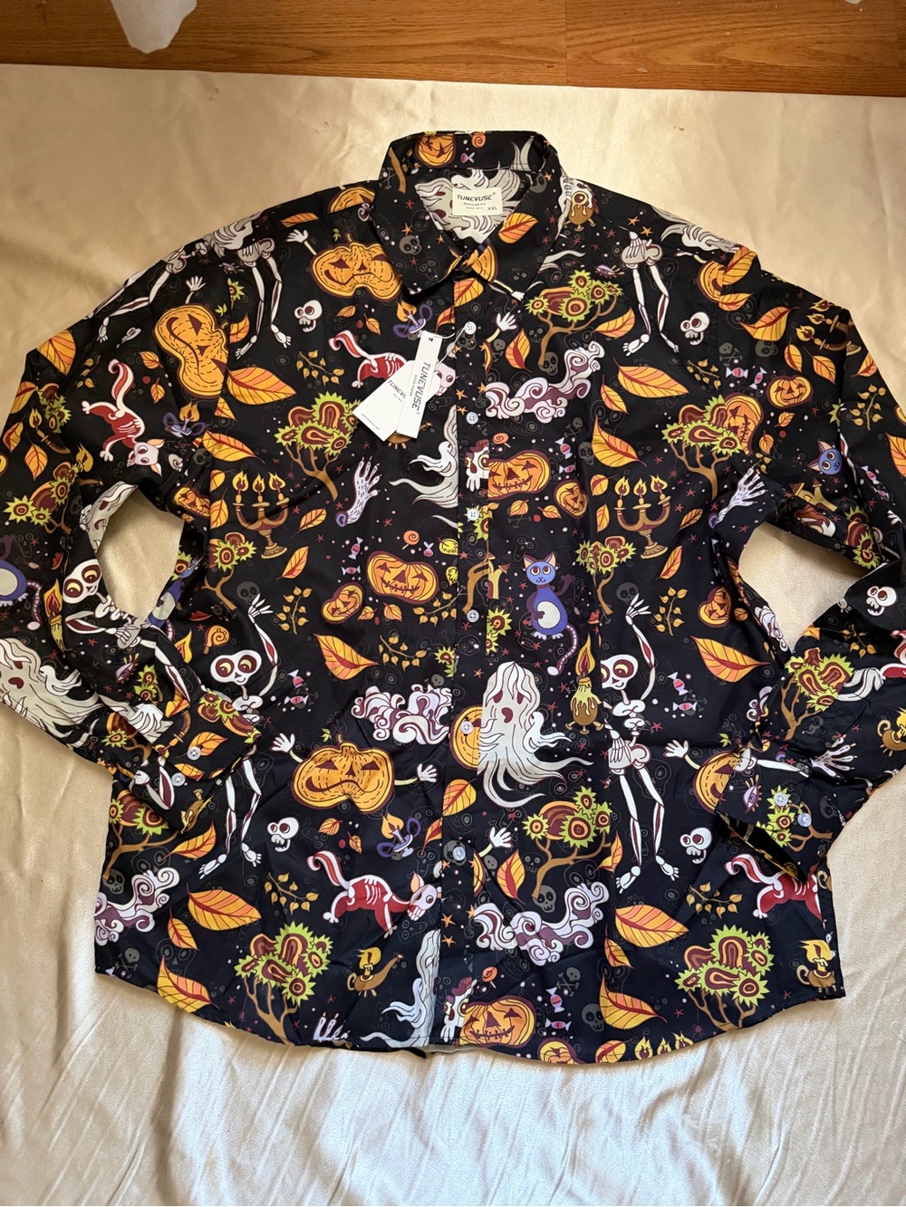 TUNEVUSE Halloween Graphics All Over Print Button Down Long Sleeve NWT Mens XXL